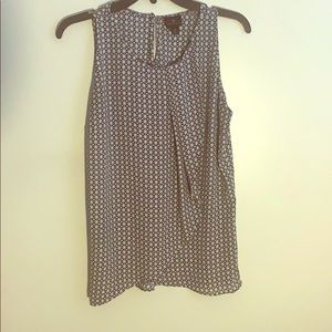 Women’s blouse white and black pattern